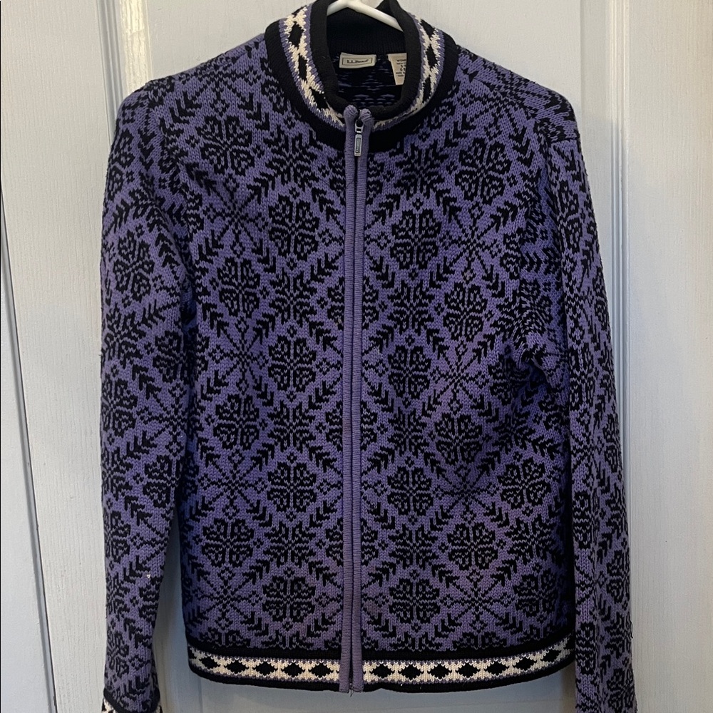 Vintage LL Bean Women's Elegant Nordic Fair Isle Purple and Black sweater